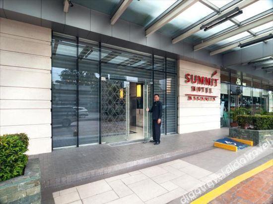 Summit Hotel Greenhills Кесон-Сити Экстерьер фото