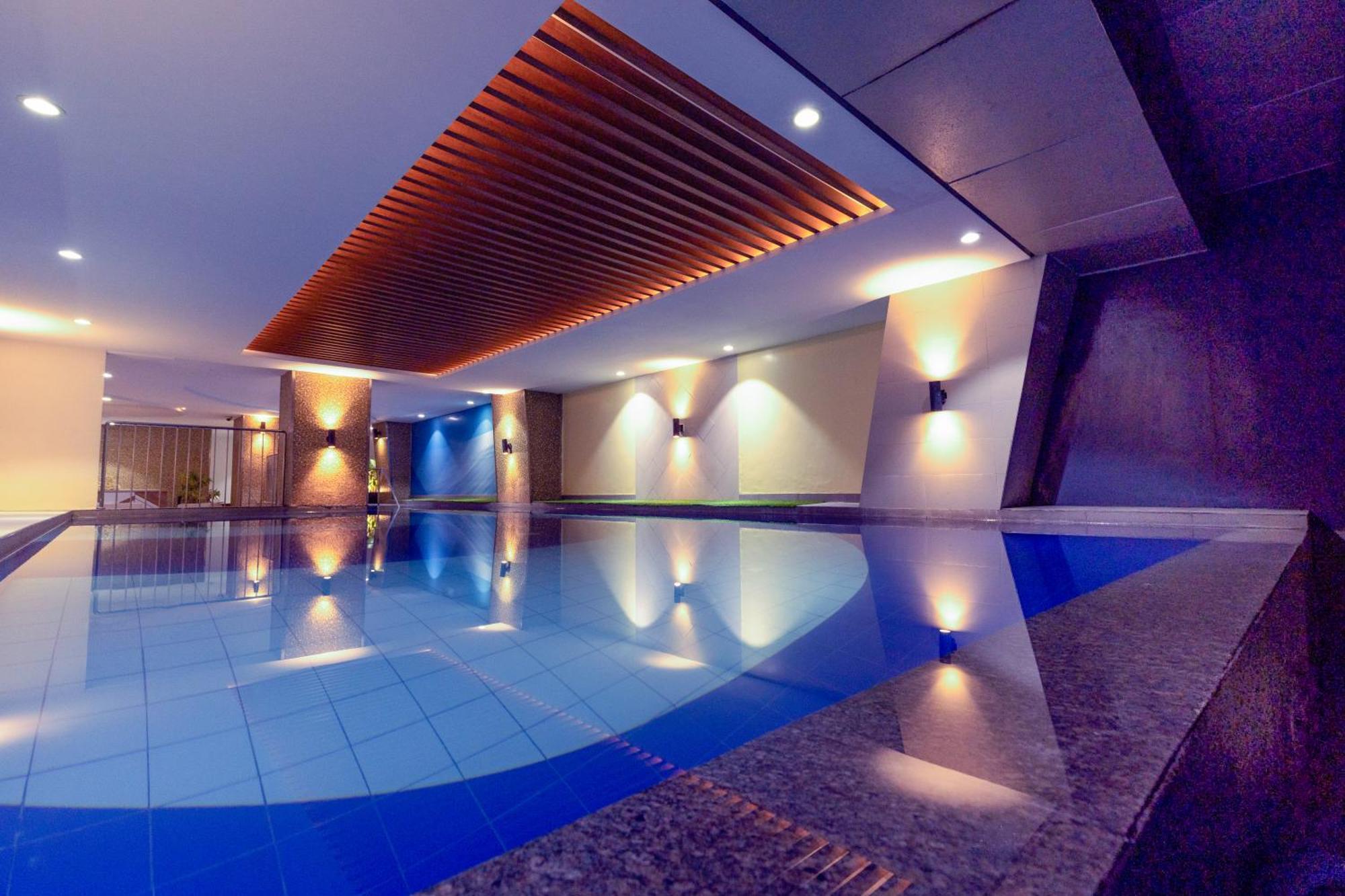 Summit Hotel Greenhills Кесон-Сити Экстерьер фото