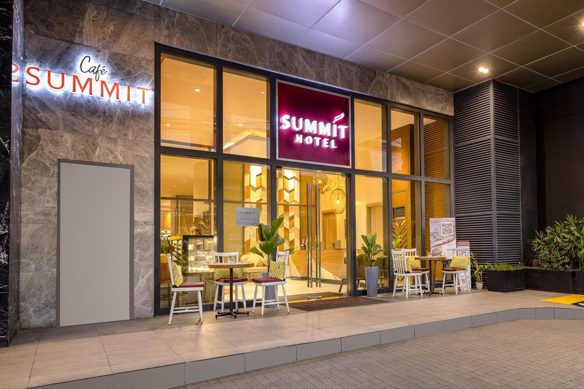 Summit Hotel Greenhills Кесон-Сити Экстерьер фото