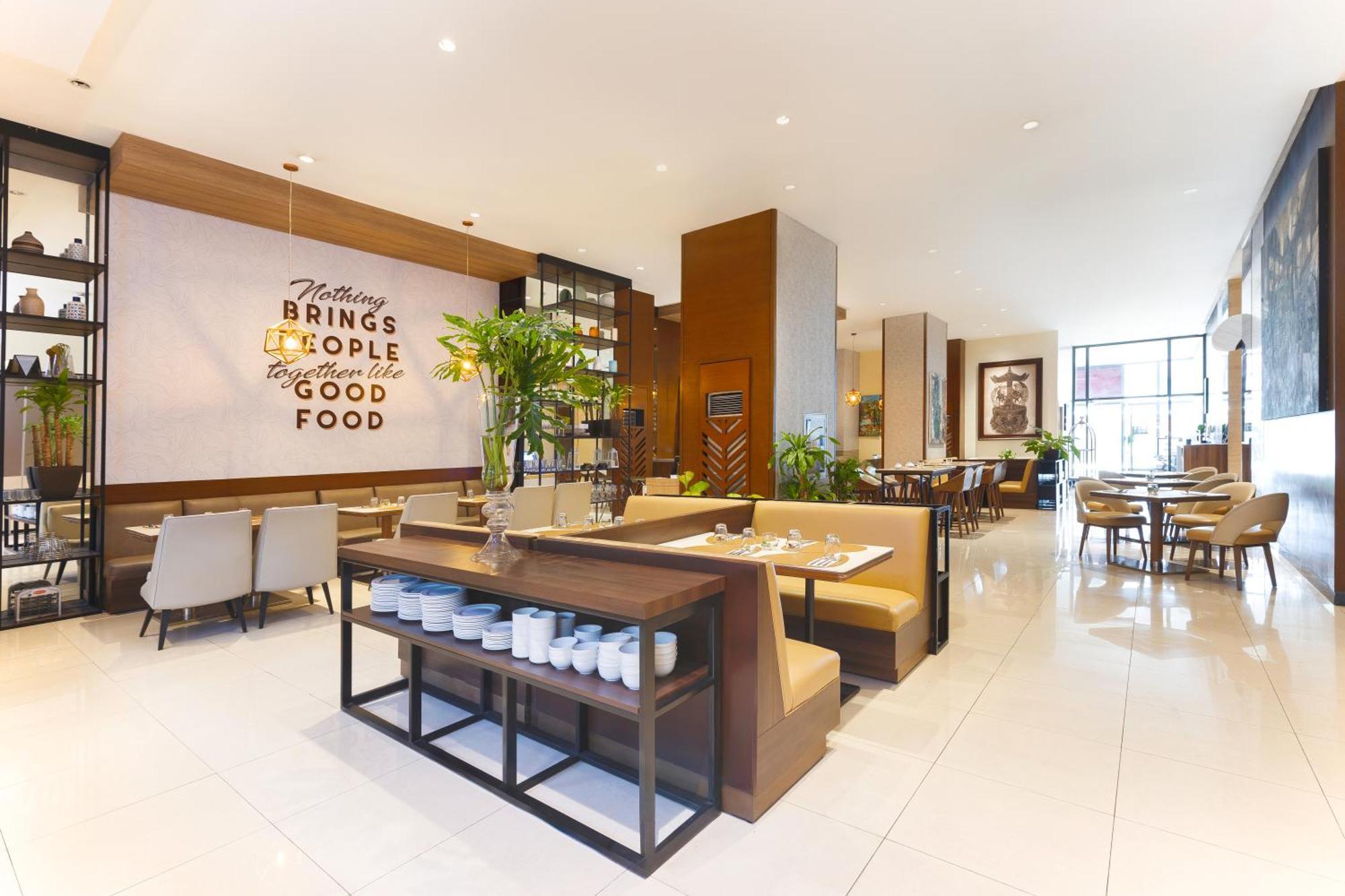 Summit Hotel Greenhills Кесон-Сити Экстерьер фото