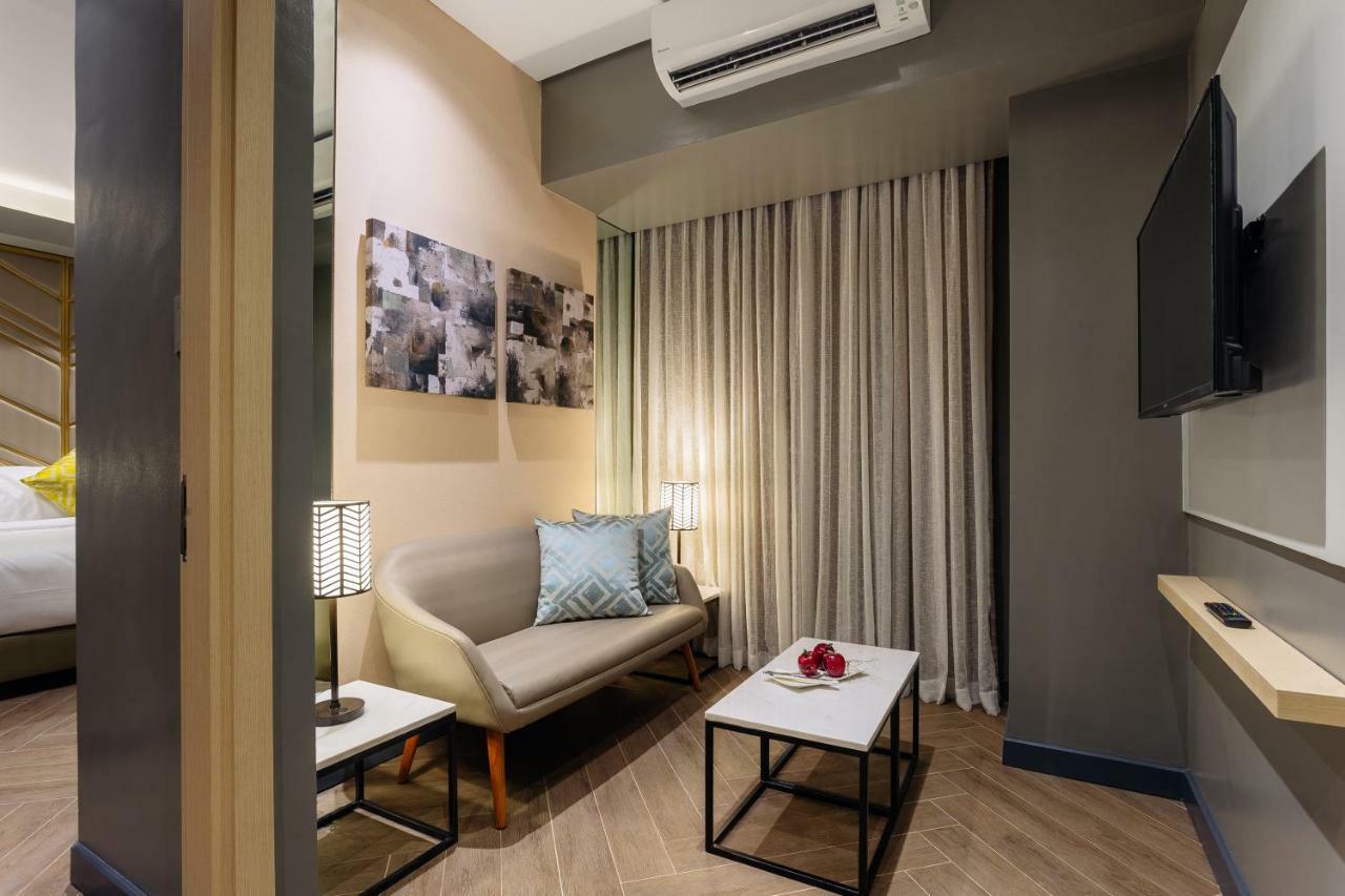 Summit Hotel Greenhills Кесон-Сити Экстерьер фото