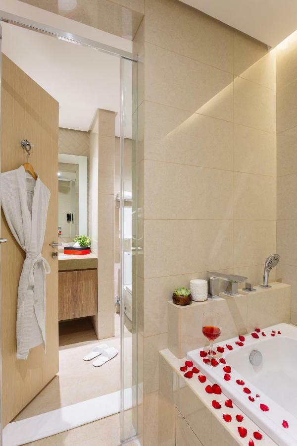 Summit Hotel Greenhills Кесон-Сити Экстерьер фото