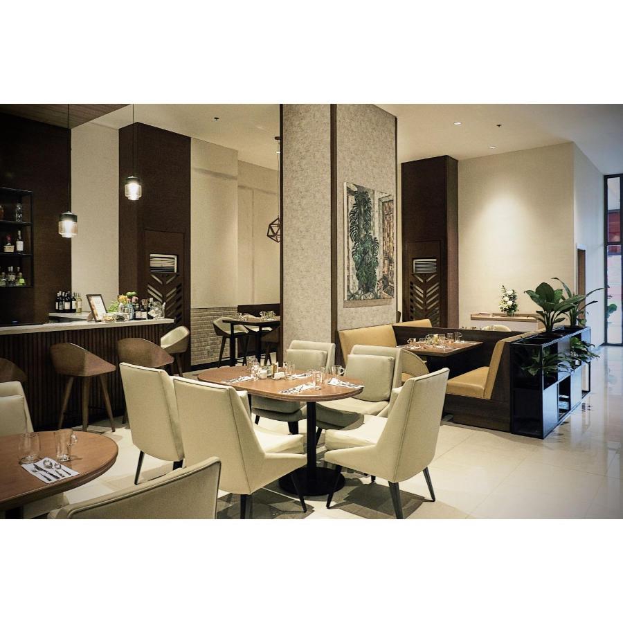 Summit Hotel Greenhills Кесон-Сити Экстерьер фото