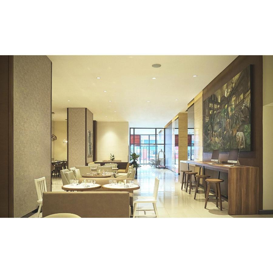 Summit Hotel Greenhills Кесон-Сити Экстерьер фото