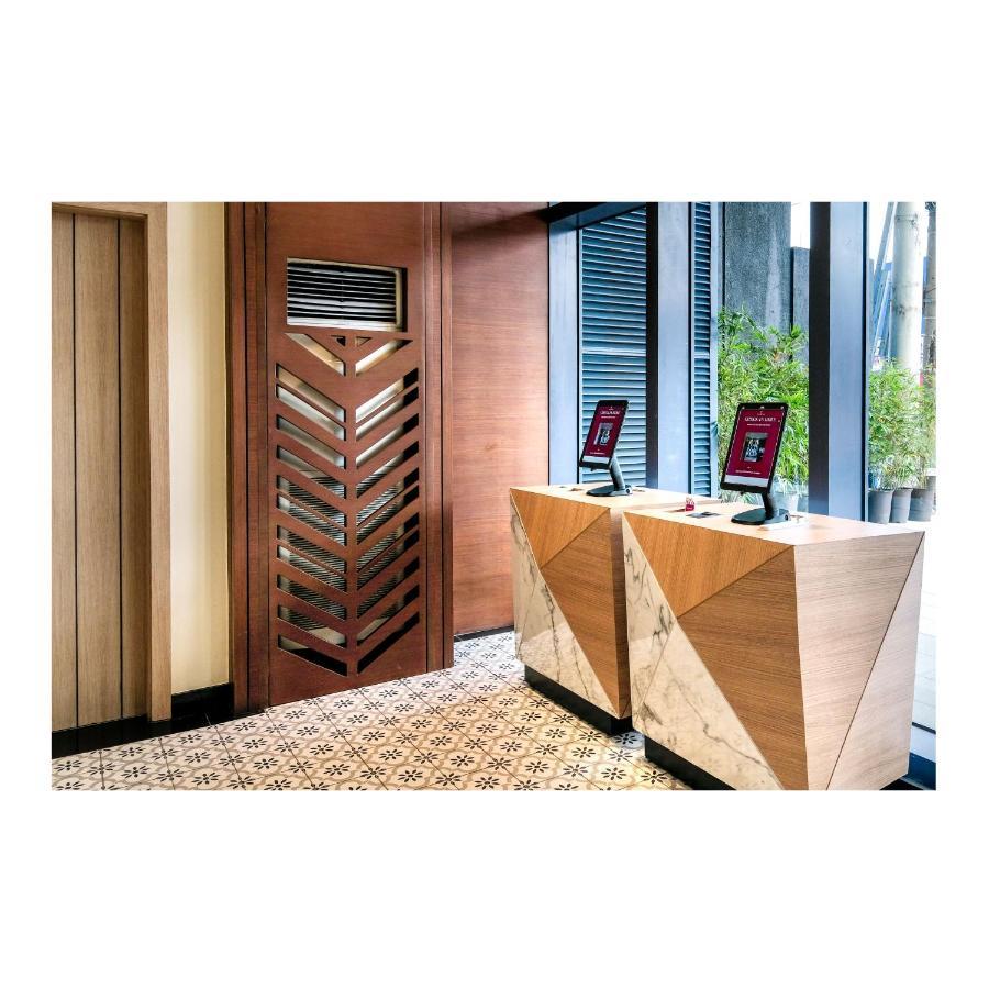 Summit Hotel Greenhills Кесон-Сити Экстерьер фото