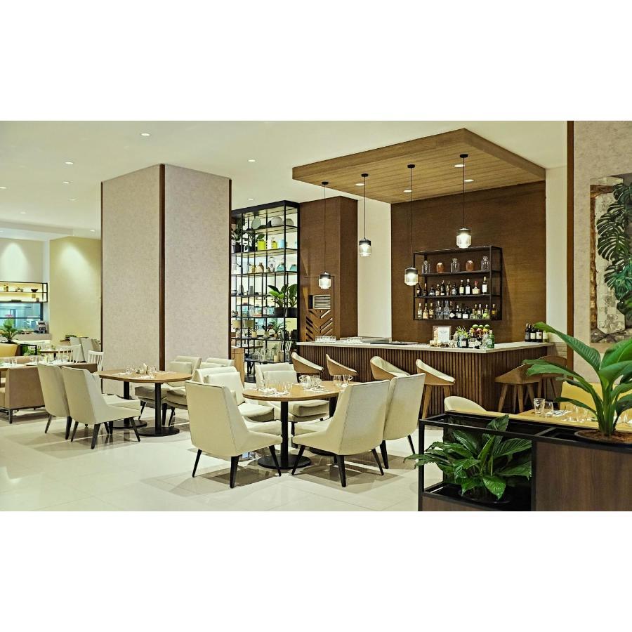 Summit Hotel Greenhills Кесон-Сити Экстерьер фото