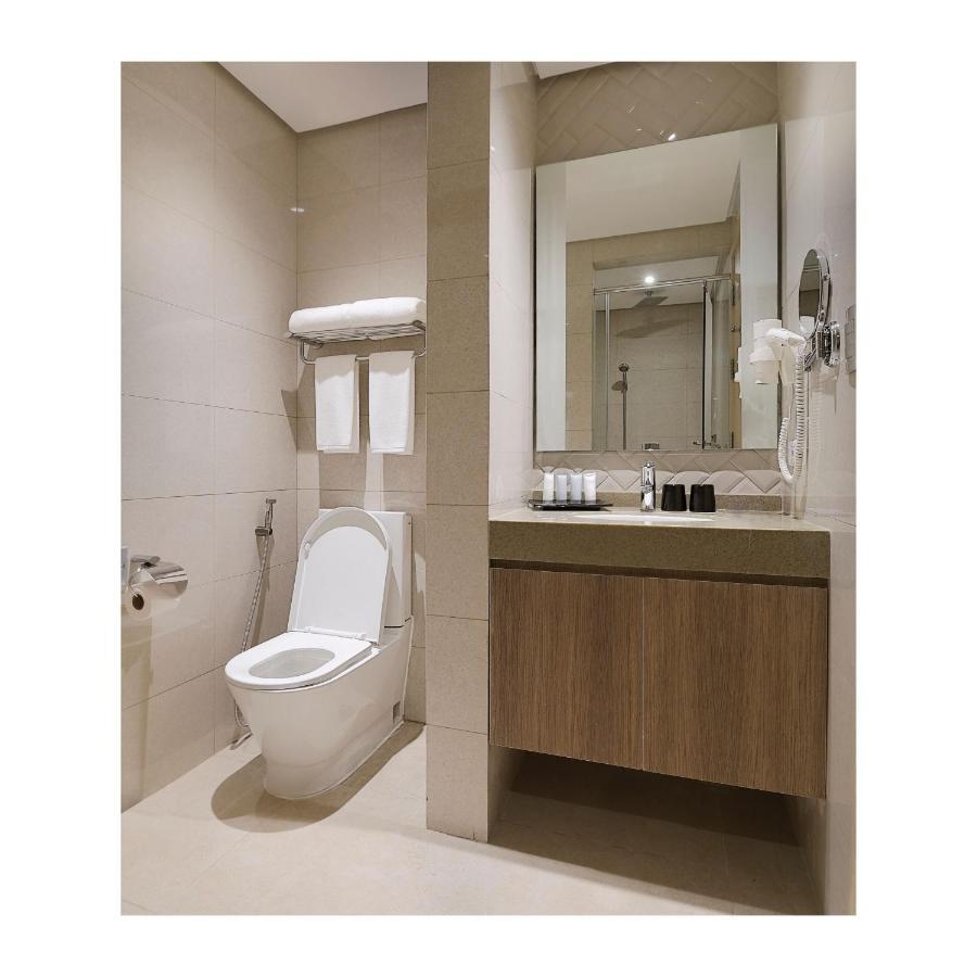 Summit Hotel Greenhills Кесон-Сити Экстерьер фото