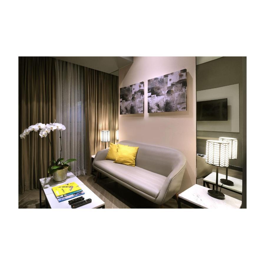 Summit Hotel Greenhills Кесон-Сити Экстерьер фото